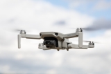 DJI annonce la suppression définitive de la limite d&rsquo;altitude de 120m pour le Mini 4 Pro en Europe