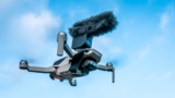 Les drones peuvent-ils entendre les conversations ?