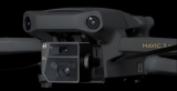 Le DJI Mavic 3 Pro se dévoile avec deux caméras, une autonomie de 46 minutes et un capteur 4/3.